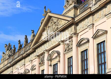 Berlin, Allemagne. Capitale de l'architecture - Zeughaus Arsenal, l'ancien bâtiment. En ce moment un musée à la célèbre rue Unter Den Linden. Banque D'Images