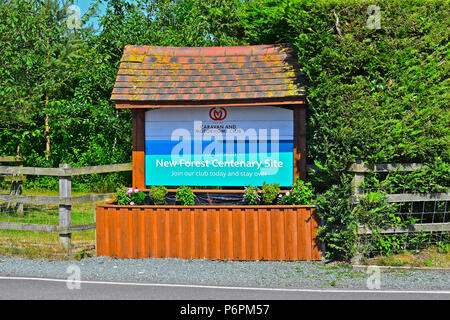 L'entrée et signer au Caravan & Camping site près de Hampshire Bransgore Banque D'Images