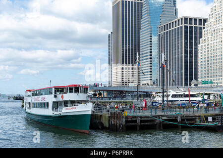 New York / USA - 25 juin 2018 : South Street Seaport dans Lower Manhattan à New York City Banque D'Images