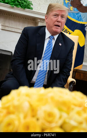 Washington, USA. 2e juillet 2018. Le Président des Etats-Unis, Donald J. Trump prend la parole lors d'une réunion avec le Premier Ministre des Pays-Bas, Mark Rutte, à la Maison Blanche à Washington, DC, le 2 juillet 2018. Crédit : Chris Kleponis/Piscine via CNP | Conditions de crédit dans le monde entier : dpa photo alliance/Alamy Live News Banque D'Images