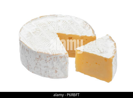 Le camembert isolé sur fond blanc avec clipping path Banque D'Images