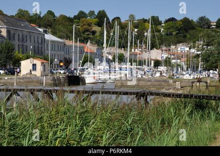 Port de Mortagne Sur Gironde Banque D'Images