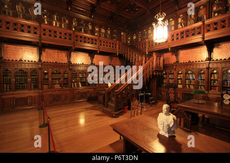 Intérieur en bois de la bibliothèque du tsar Nicolas II à l'intérieur de l'Ermitage à Saint-Pétersbourg, Russie Banque D'Images