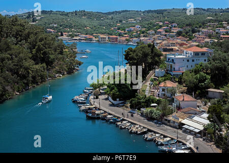 Entrer dans le Port de Gaios, Paxos. Banque D'Images