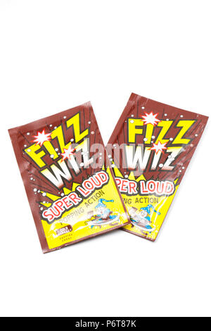 Deux paquets de Fizz Wiz cola saveur de popping candy acheté dans une sweet shop dans Nord du Dorset England UK GO Banque D'Images