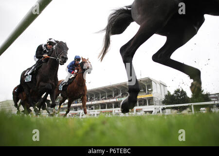 Hambourg, chevaux et jockeys dans la course Banque D'Images