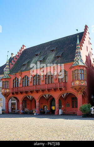 Allemagne, Baden-WÃ¼rttemberg, Freiburg im Breisgau. Historisches Kaufhaus (commerçants historiques' Hall) sur MÃ¼nsterplatz. Banque D'Images