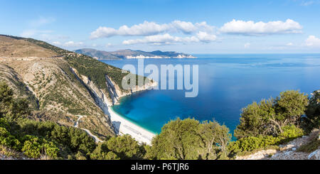 Célèbre Plage de Myrtos à partir de ci-dessus. Kefalonia, îles grecques, Grèce Banque D'Images