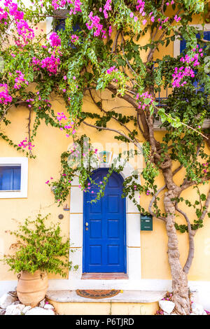 Maison typique dans un village grec. Kefalonia, îles grecques, Grèce Banque D'Images