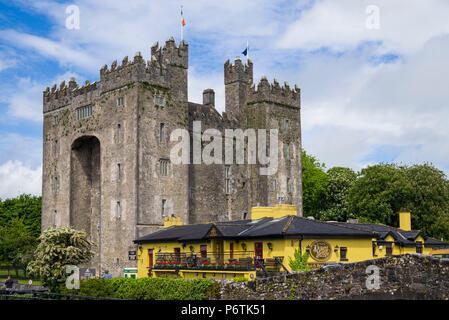 L'Irlande, le comté de Clare, le château de Bunratty, Le Bunratty, 13e siècle Banque D'Images