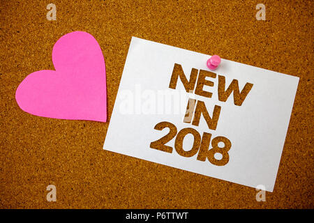 Nouveau texte de l'écriture en 2018. Résolution de l'année à venir sens Concept nouvelle publicité Spécifications produit Hart love rose brun fond amour belle thoug Banque D'Images