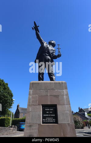 Monument à Sir Robert Alexander Watson-Watt pionnier de Brechin Radar Ecosse Juillet 2018 Banque D'Images