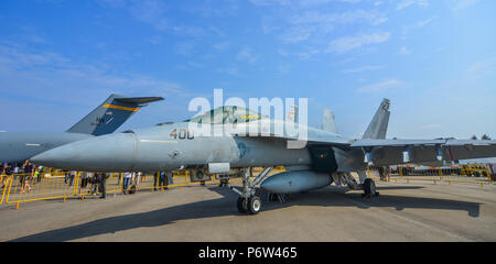 Singapour - Feb 10, 2018. Boeing FA-18E Super Hornet de l'United States Air Force (USAF) sur l'affichage à Changi, Singapour. Banque D'Images