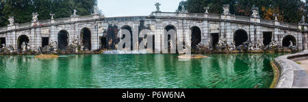 CASERTA, ITALIE - 10 janvier 2015 : Fontaine d'Eole dans les jardins du Palais Royal de Caserte, Campanie, Italie. Banque D'Images