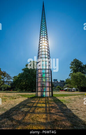 Londres, Royaume-Uni. 3e juillet 2018. Kimsooja, une aiguille femme : Galaxy est une mémoire, la terre est un souvenir, 2014, l'Alex Vervoordt - galerie Sculpture Frise, l'une des plus grandes expositions de plein air à Londres, y compris le travail de 25 artistes internationaux du sur les cinq continents dans Regent's Park à partir du 4 juillet - 7 octobre 2018. Crédit : Guy Bell/Alamy Live News Banque D'Images