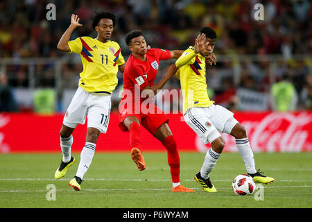 Moscou, Russie. 3 juillet, 2018. Juan Miguel, de la Colombie, Jesse Lingard de l'Angleterre et la Colombie au cours de Wilmar Barrios la Coupe du Monde FIFA 2018 ronde de 16 match entre la Colombie et l'Angleterre au Spartak Stadium le 3 juillet 2018 à Moscou, Russie. Credit : PHC Images/Alamy Live News Banque D'Images