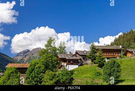 Ferme de montagne près de Saint Nikolaus, Ulten Valley, le Tyrol du Sud Banque D'Images