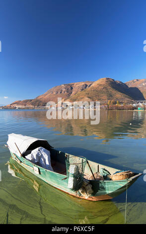 Bateau sur le Lac Erhai, Shuanglang, Yunnan, Chine Banque D'Images