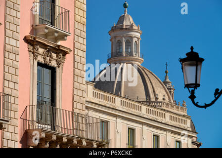 Kuppel, Dom, Piazza Duomo, Catania, sicilia, Italie Banque D'Images