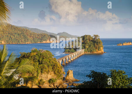 République dominicaine, de l'Est de la péninsule de Samana, Semana, vue sur le port et de los puentes - célèbre pont vers nulle part Banque D'Images