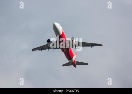 CHIANG MAI, THAÏLANDE - 28 juin 2018 : HS-ABQ Airbus A320-200 de Thai Airasia. Décoller de l'aéroport de Chiangmai à Phuket. Banque D'Images