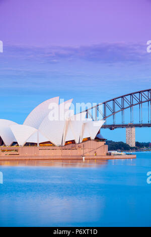 Opéra de Sydney et le Harbour Bridge, Darling Harbour, Sydney, New South Wales, Australia Banque D'Images