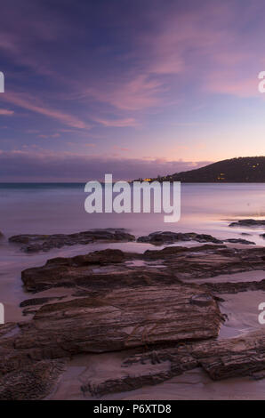 Lorne plage au coucher du soleil, Great Ocean Road, Victoria, Australie Banque D'Images