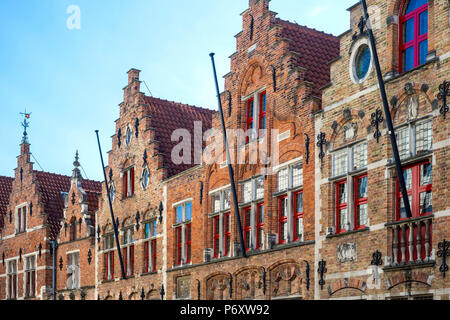 Belgique, Flandre occidentale (Vlaanderen), Bruges (Brugge). Maisons de guilde médiévale sur l'Oude Burg. Banque D'Images