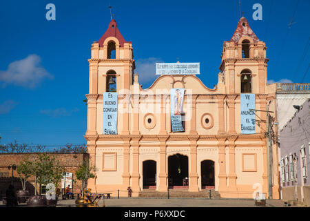 Cuba, Camaguey, la province de Camaguey, Plaza del Carmen, Iglesia de Nuestra Señora del Carmen Banque D'Images