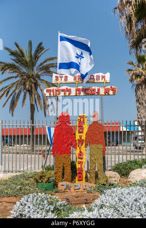 Israël, Tel Aviv - 18 Avril 2018 : Mémorial pour la discothèque Dolphinarium une attaque terroriste du Hamas massacre le 1er juin 2001 - sur Yom Hazikaron, Tel Aviv Banque D'Images