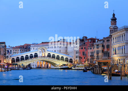 Italie, Vénétie, Venise, Sestiere de Venise, le Pont du Rialto Banque D'Images