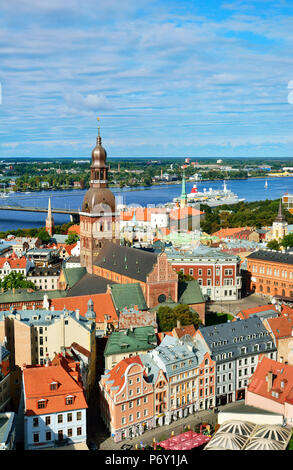 La vieille ville, site du patrimoine mondial de l'Unesco, et de la Daugava. Riga, Lettonie Banque D'Images