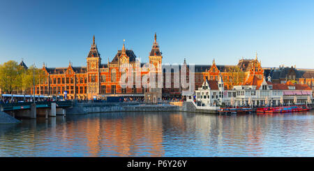 La gare centrale, Amsterdam, Pays-Bas Banque D'Images