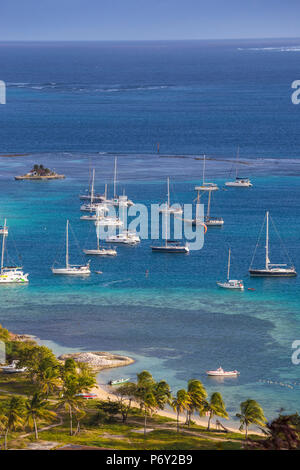 St Vincent et les Grenadines, Union Island, vue de Clifton Harbour et de Happy Island Banque D'Images