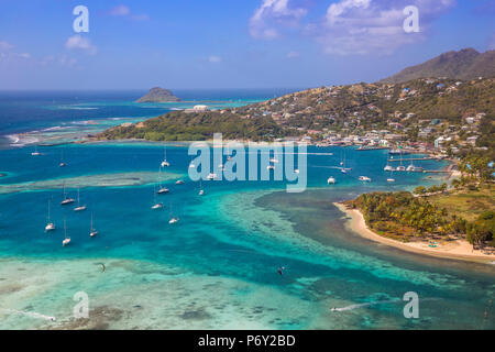 St Vincent et les Grenadines, vue aérienne de l'île Union, lookng vers Clifton Harbour Banque D'Images