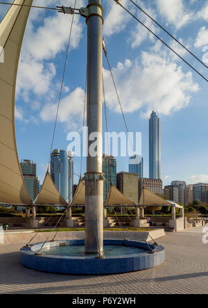 Chemin de ronde par la Corniche Road, Abu Dhabi, Émirats Arabes Unis Banque D'Images