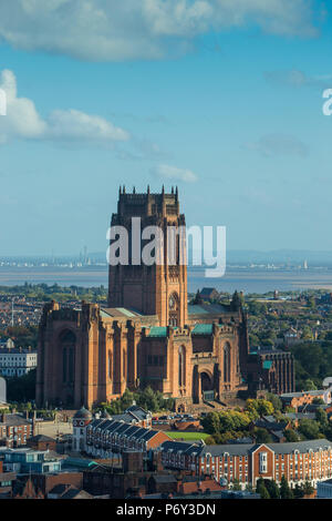 L'Angleterre, Liverpool, Merseyside, vue de la cathédrale de Liverpool construit sur le Mont St James Banque D'Images