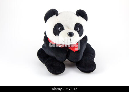 Peluche douce sur fond blanc , panda , animal en peluche jouet. Banque D'Images