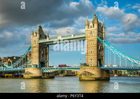 Tower Bridge, London, England, UK Banque D'Images