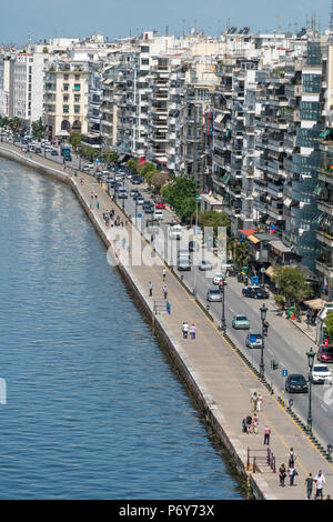 Appartement front de mer de Thessalonique et blocs sur Avenue Nikis, vu de la Tour Blanche, la Macédoine, la Grèce du Nord Banque D'Images