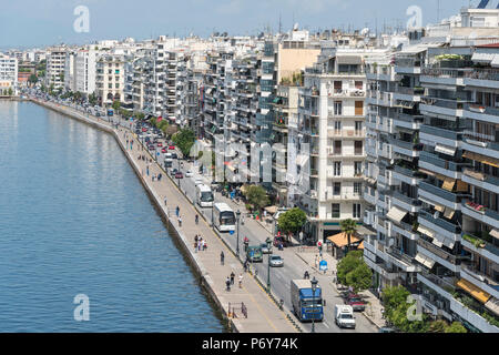 Appartement front de mer de Thessalonique et blocs sur Avenue Nikis, vu de la Tour Blanche, la Macédoine, la Grèce du Nord Banque D'Images