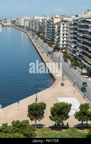 Appartement front de mer de Thessalonique et blocs sur Avenue Nikis, vu de la Tour Blanche, la Macédoine, la Grèce du Nord Banque D'Images