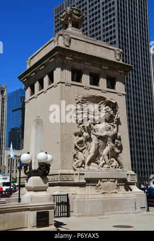 Le Michigan Ave. bridge house sur le coin sud dispose d''un clapet appelé commémorant la bataille de la défense et de l'automne de Ft. Dearborn en 1812. Banque D'Images