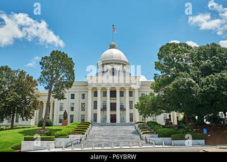 La California State Capitol building à Montgomery, en Alabama est le siège du gouvernement de l'état de l'Alabama en Alabama aux États-Unis. Banque D'Images