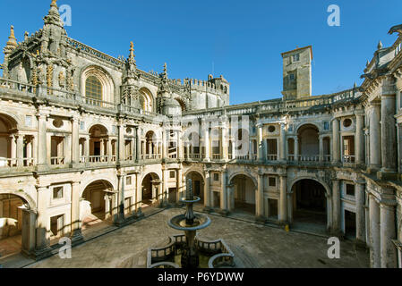 Le Cloître est une œuvre de la Renaissance couvent construit par le roi Jean III. Couvent du Christ, Tomar. Portugal Banque D'Images