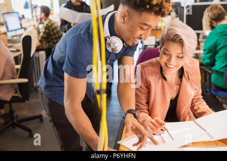 Creative business people in office Banque D'Images