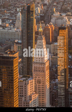 USA, New York, New York City, Mid-Town Manhattan view de Mid-Town Manhattan, dusk Banque D'Images