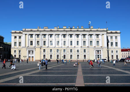 Saint-pétersbourg, Russie - Juillet 2016 : Alessandro Brullo au bâtiment de la place du Palais Banque D'Images