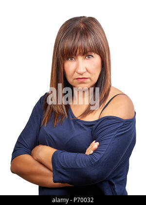 Femme brune en colère avec bras croisés isolated on white Banque D'Images