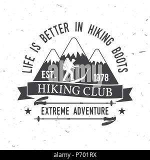 La vie est meilleure en chaussures de randonnée. Club de randonnée. Les montagnes de typographie citation. Vector illustration. Concept pour chemise ou logo, print, stamp. Illustration de Vecteur